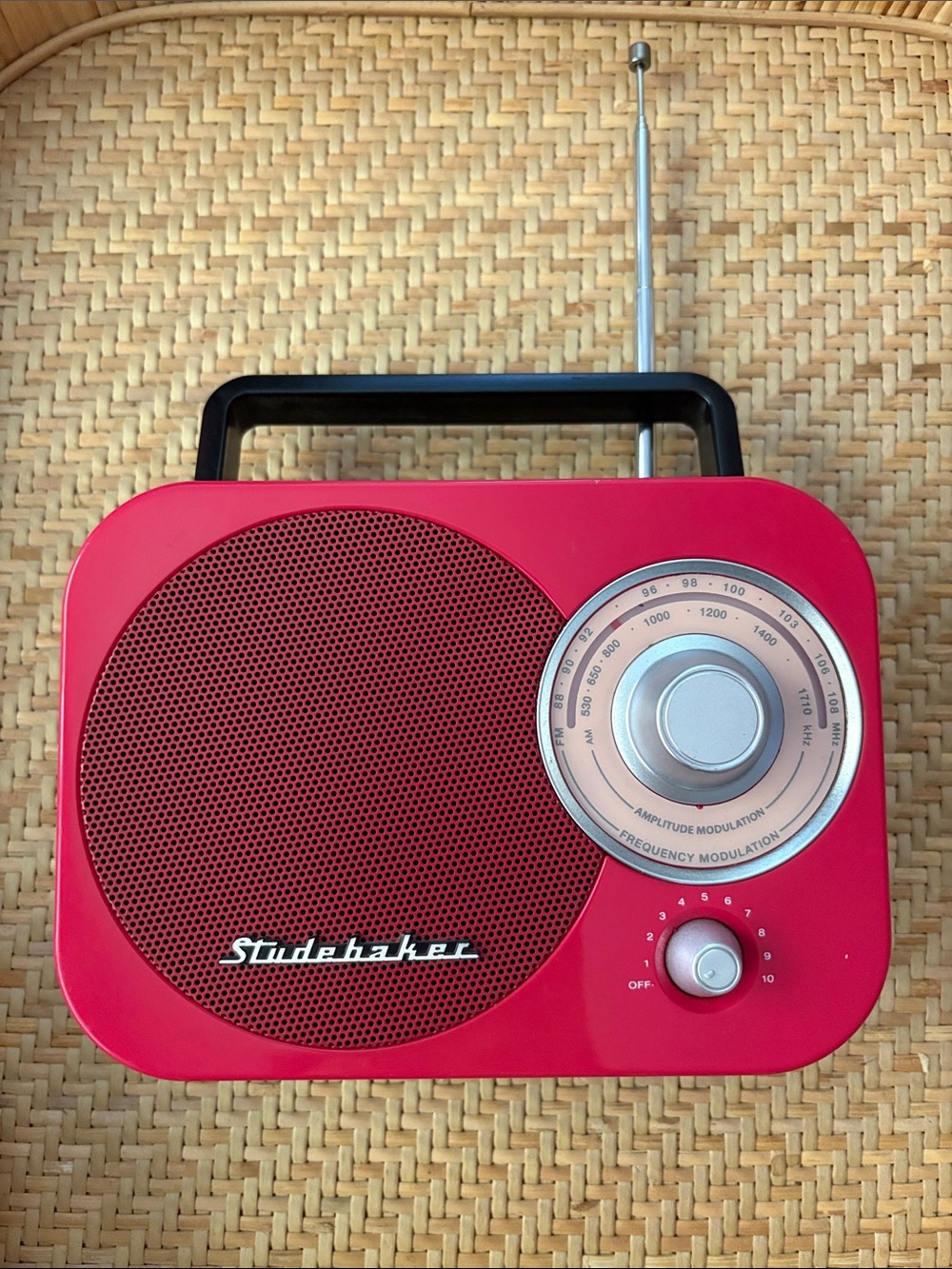 Portable AM/FM Radio – Red